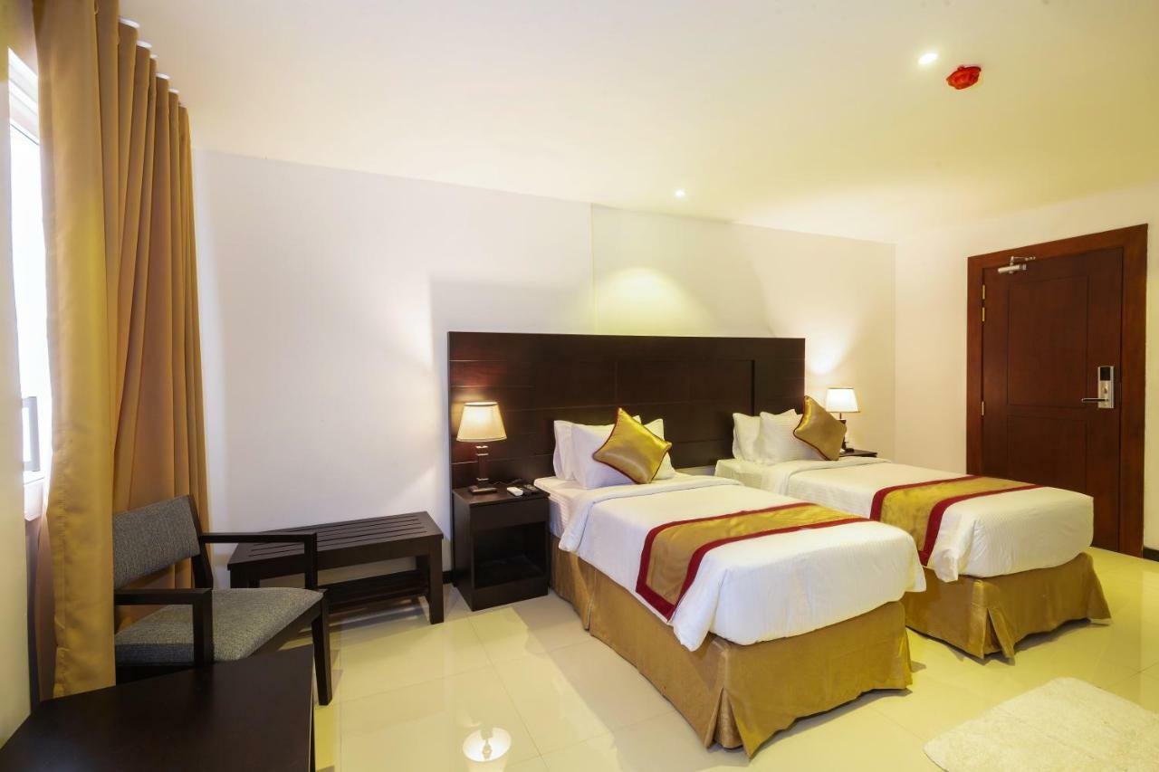 Hotel Saveira Colombo Esterno foto