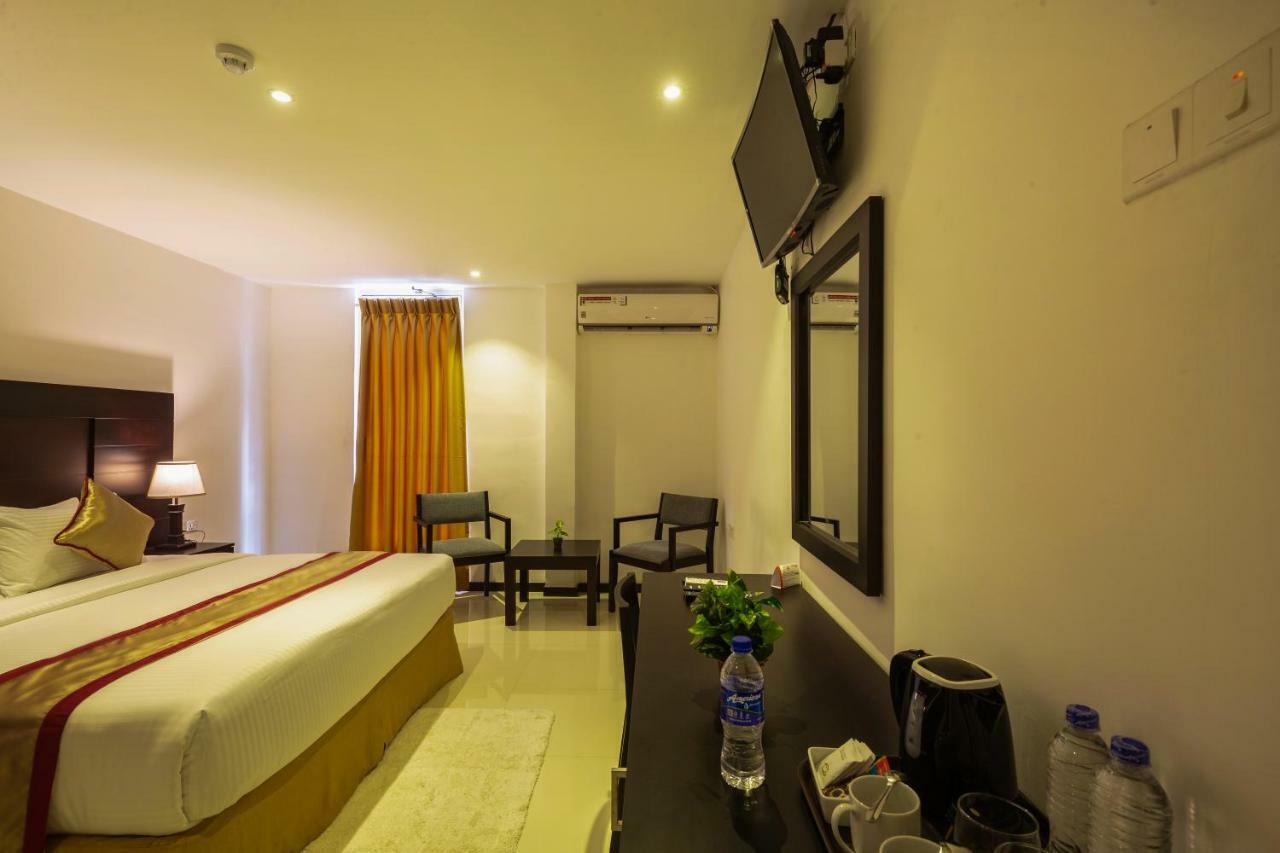 Hotel Saveira Colombo Esterno foto